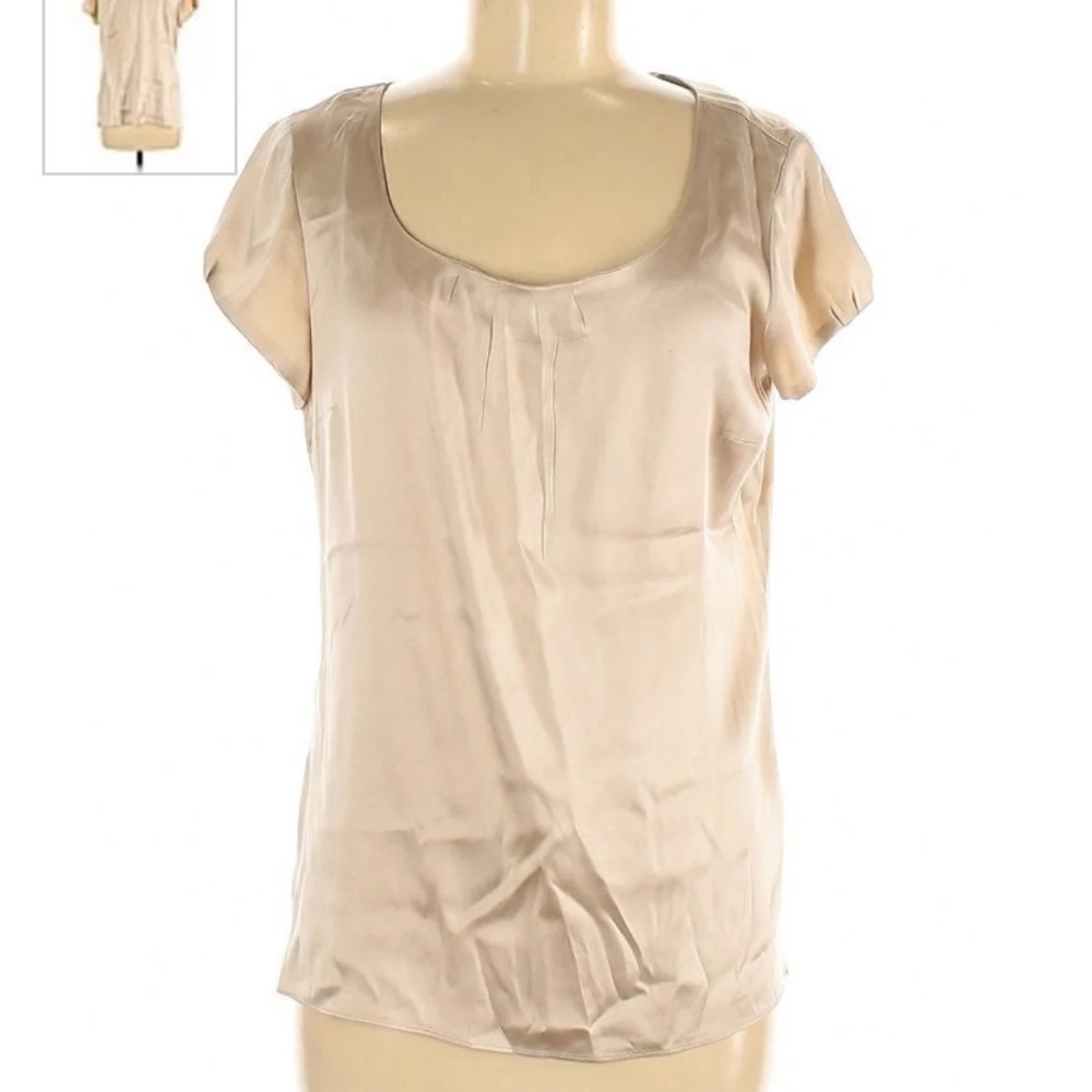❌SOLD❌ Champagne shortsleeved White House Black Market Sm